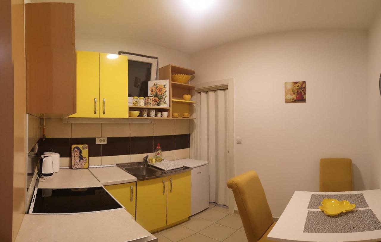 Apartman Sunflower Сремська Митровиця Екстер'єр фото